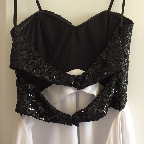 Windsor Hi-Low Black/White Prom Dress - Picture 5 of 8